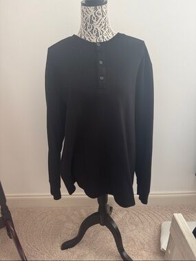 Men’s Eddie Bauer Black and Gray Henley Top